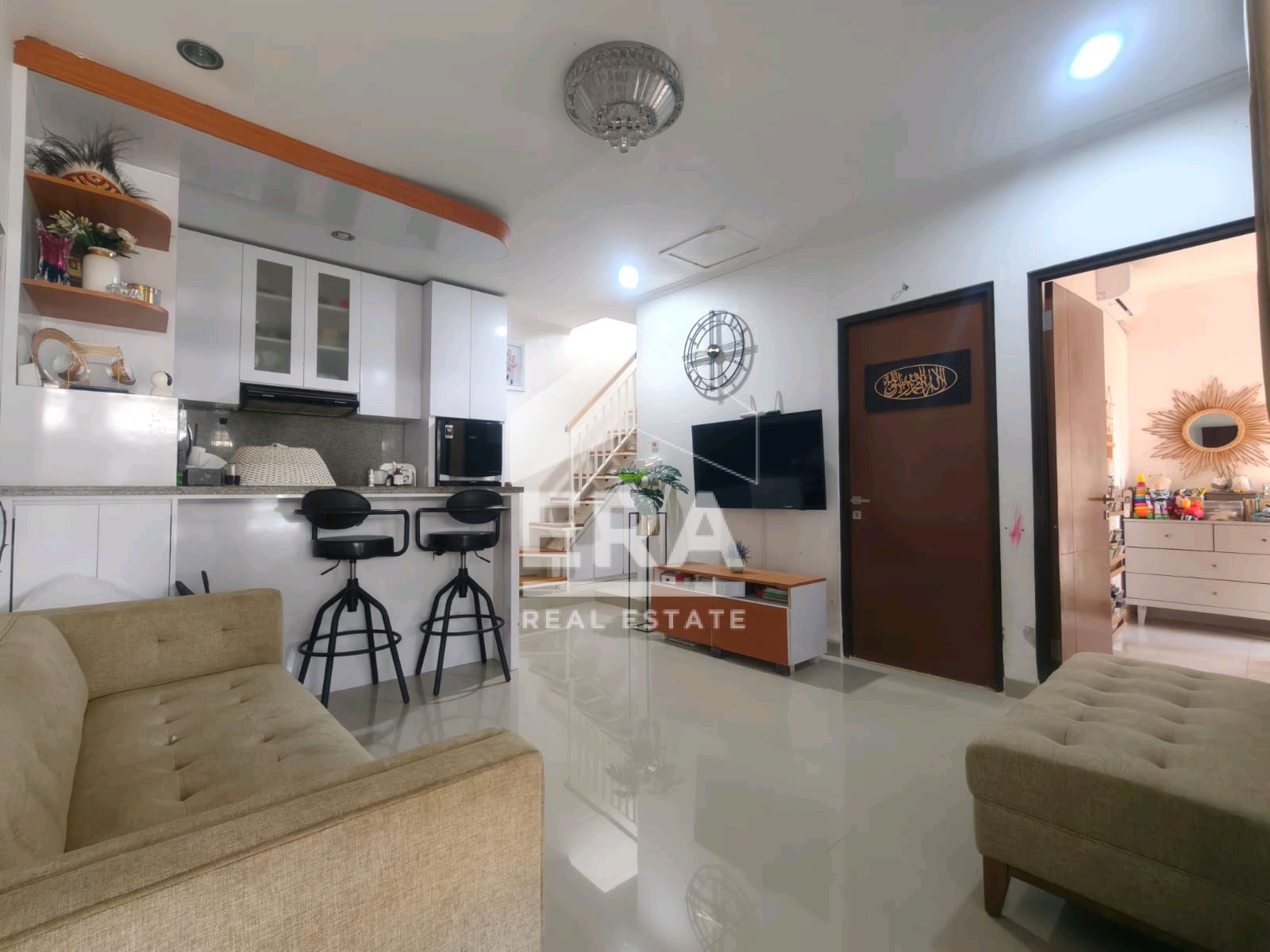 interior 8