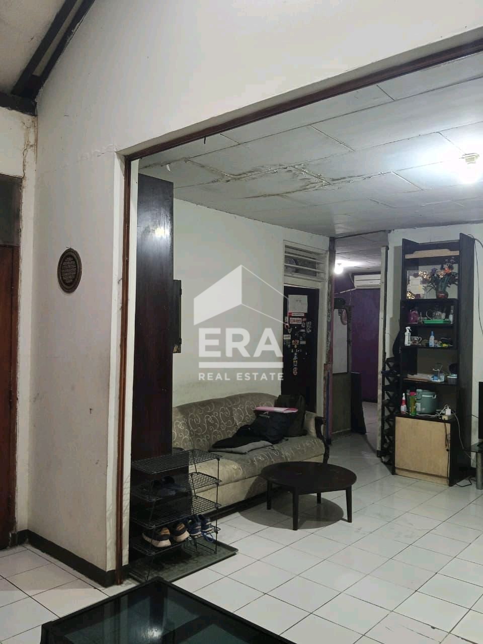 interior 8