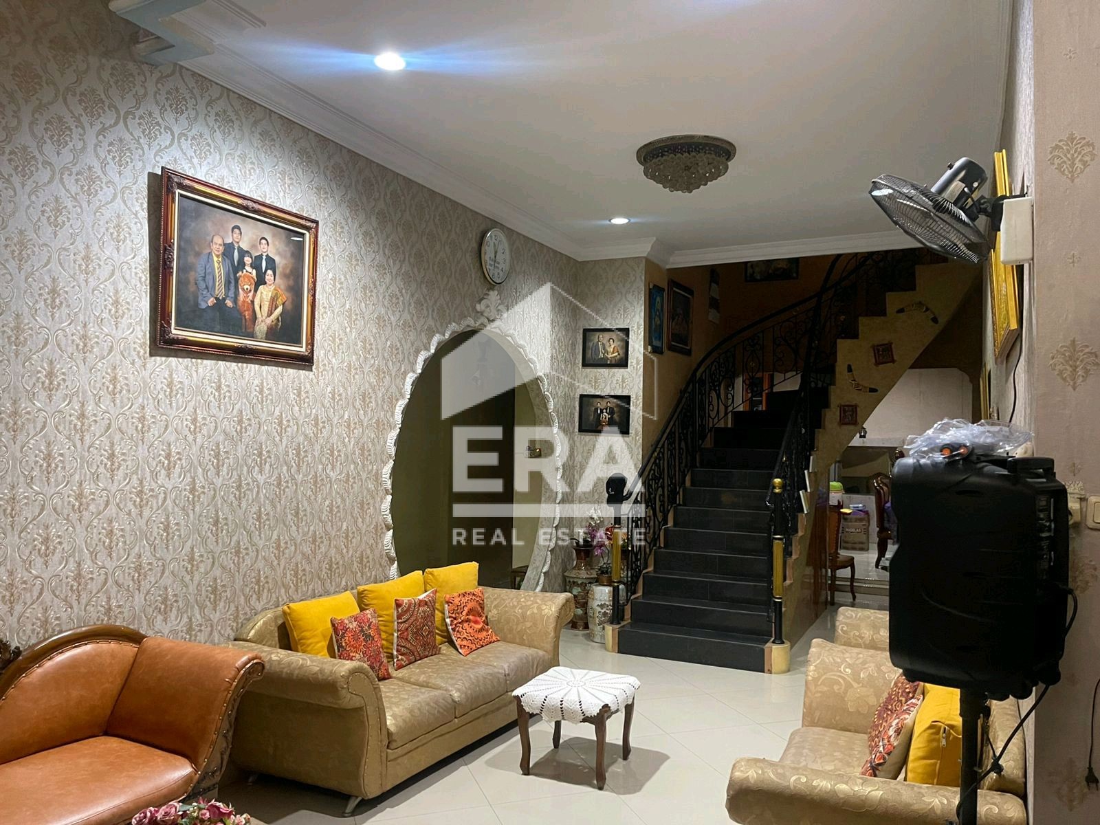 interior 6