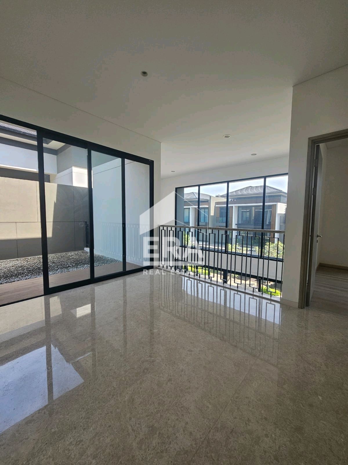 interior 6