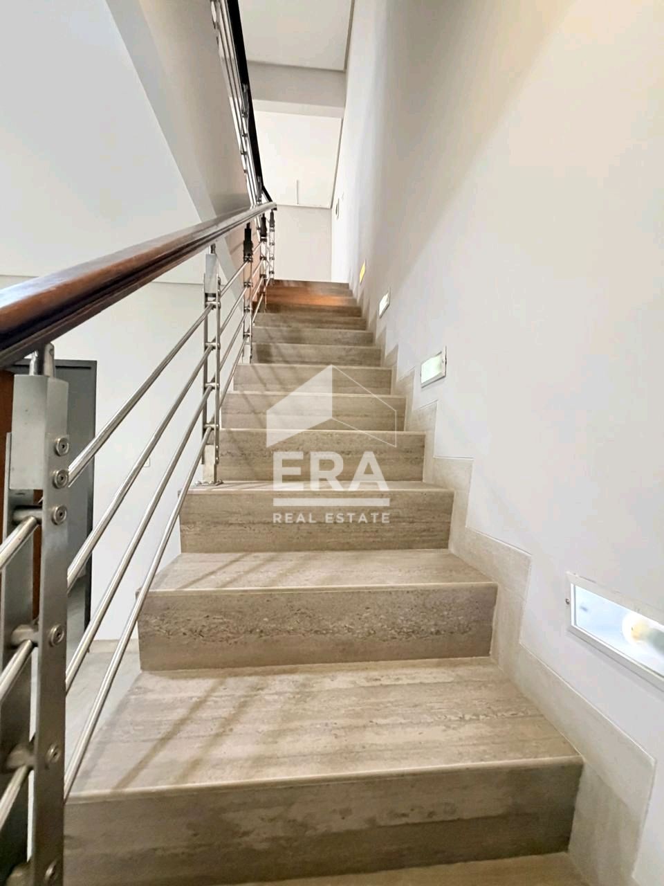interior 8