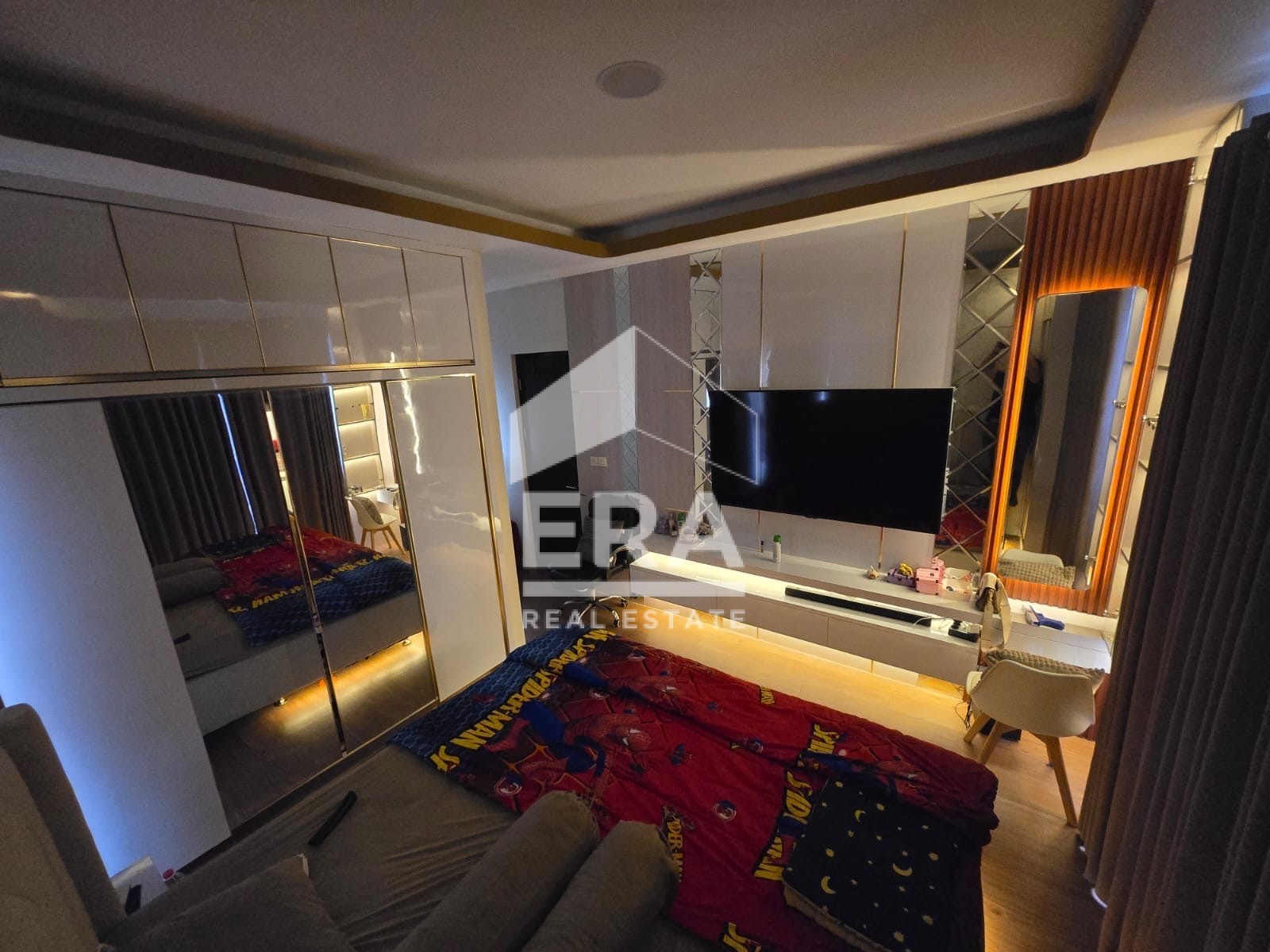 interior 6