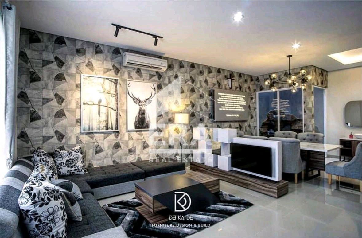interior 8