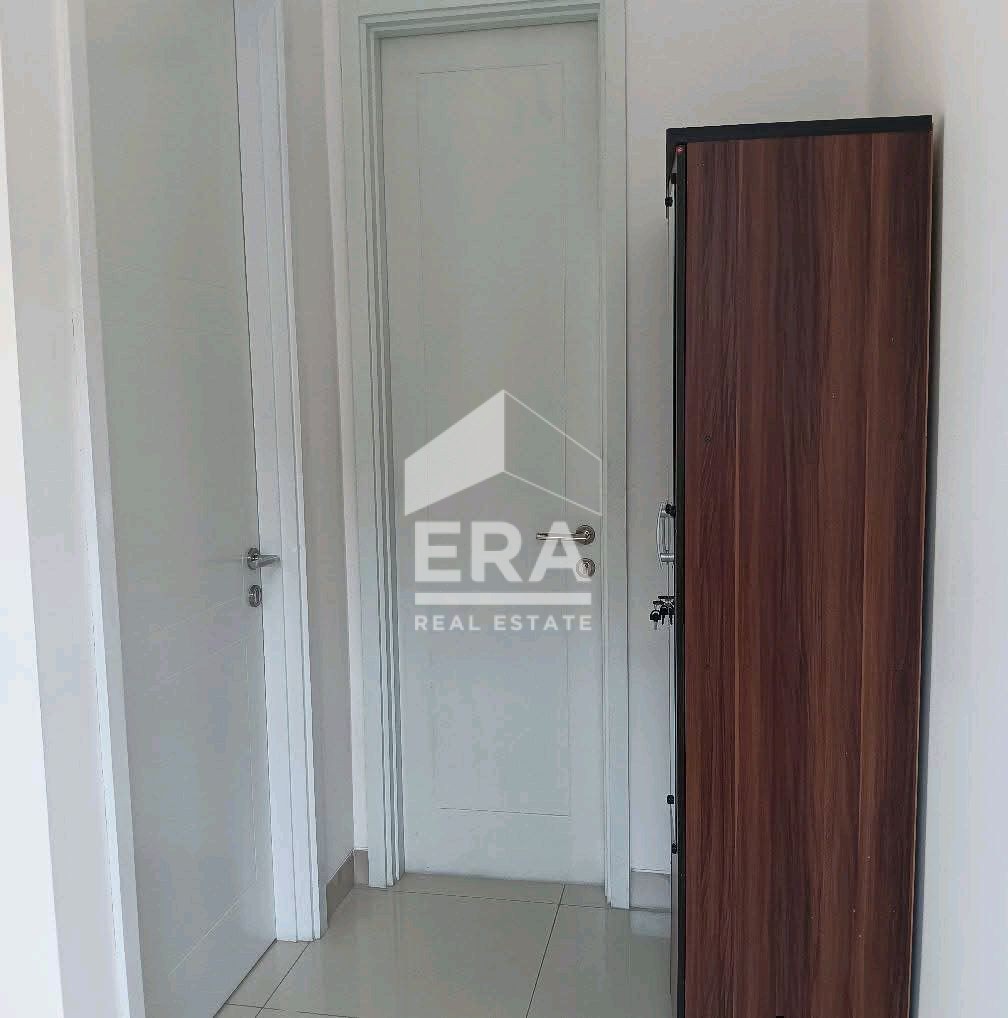interior 8