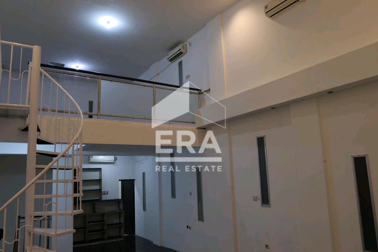 interior 8
