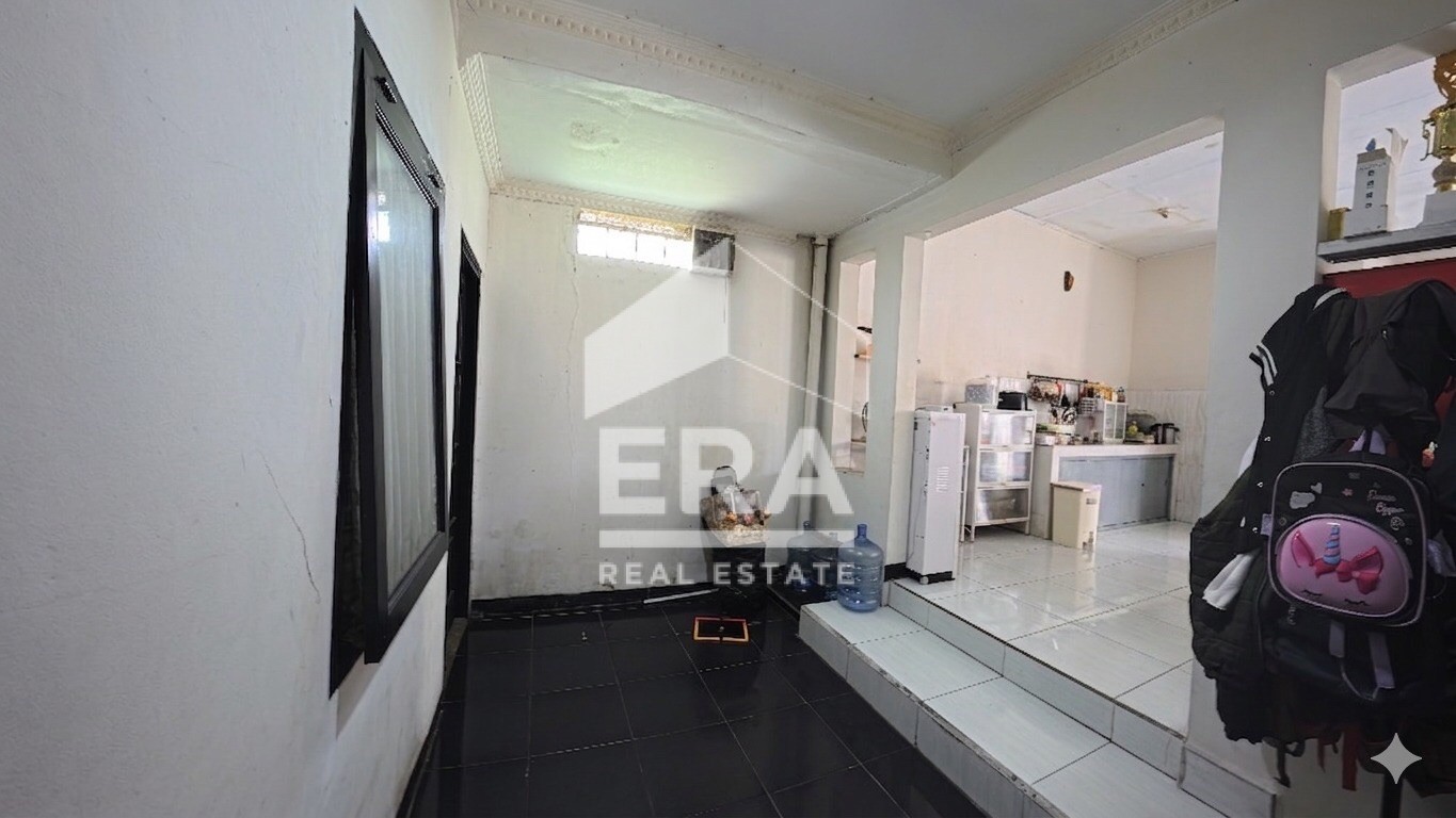 interior 8