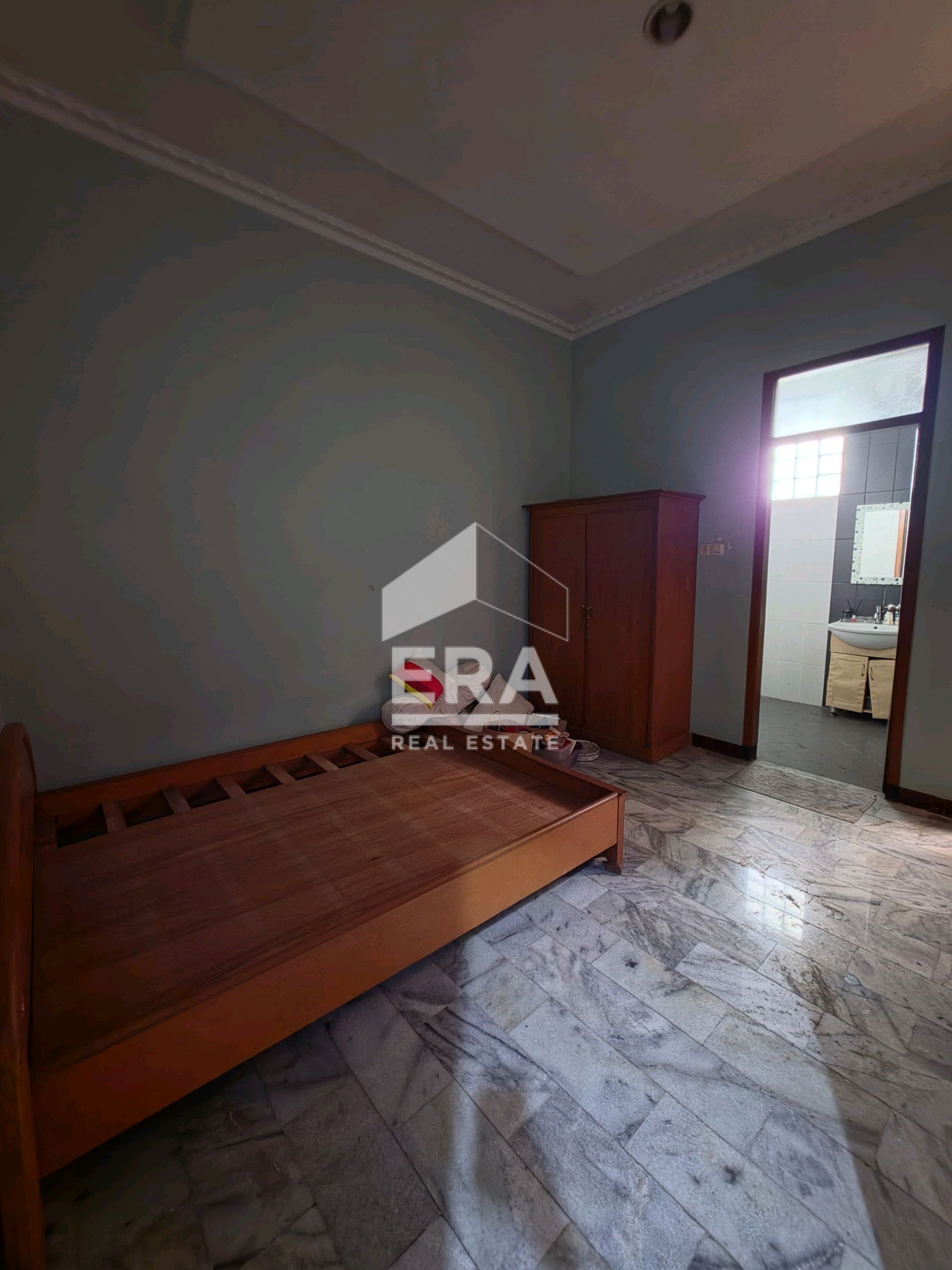 interior 6