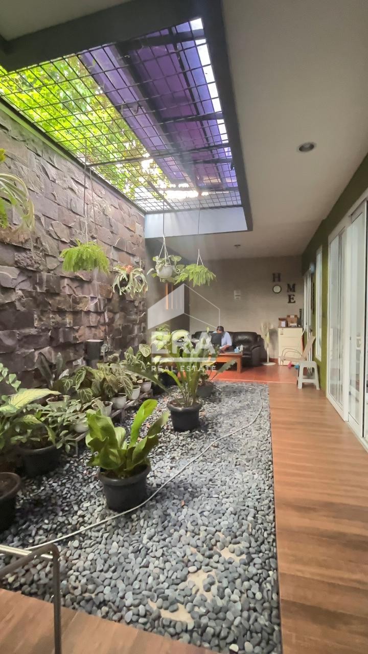 interior 10