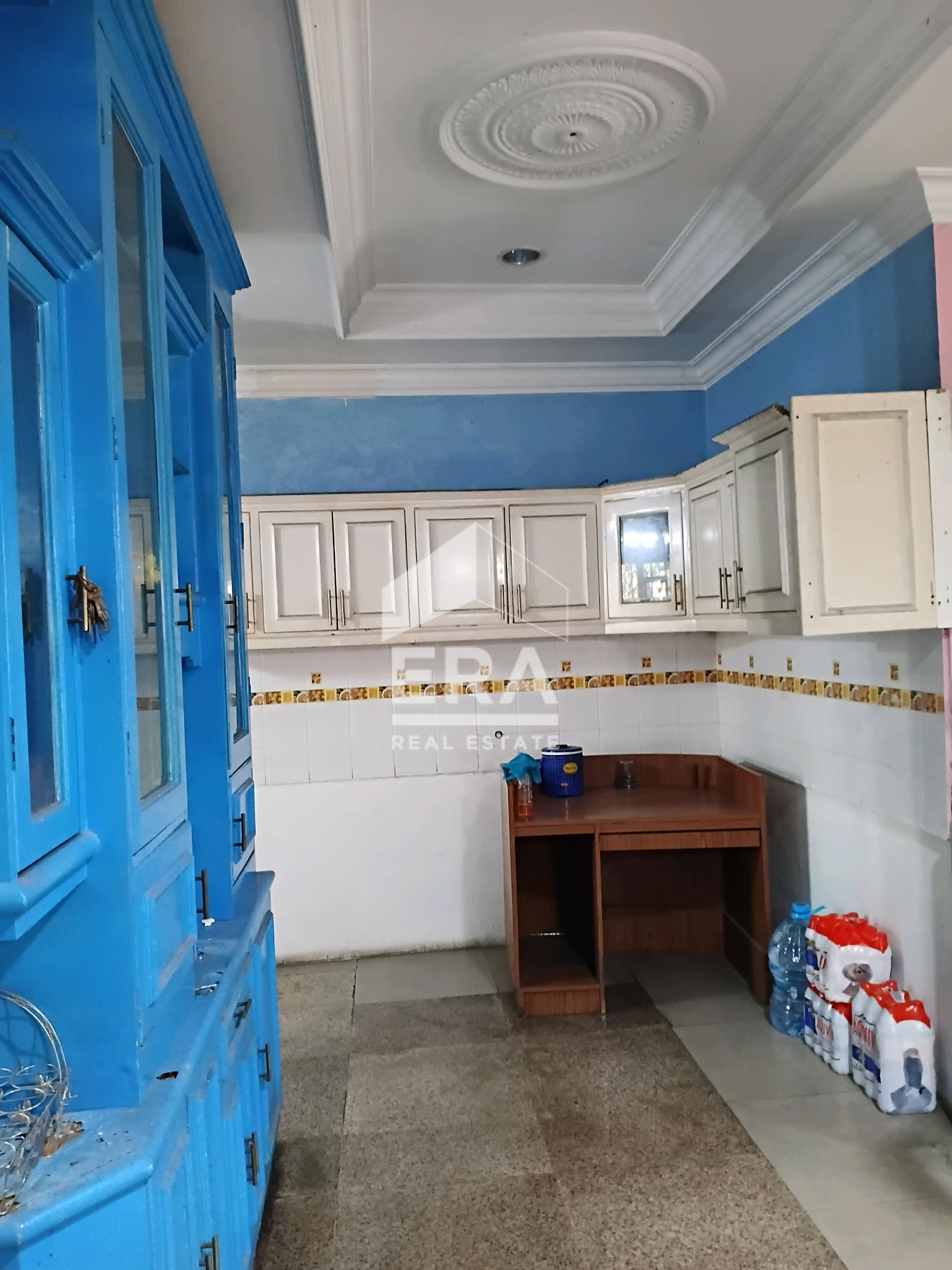 interior 8