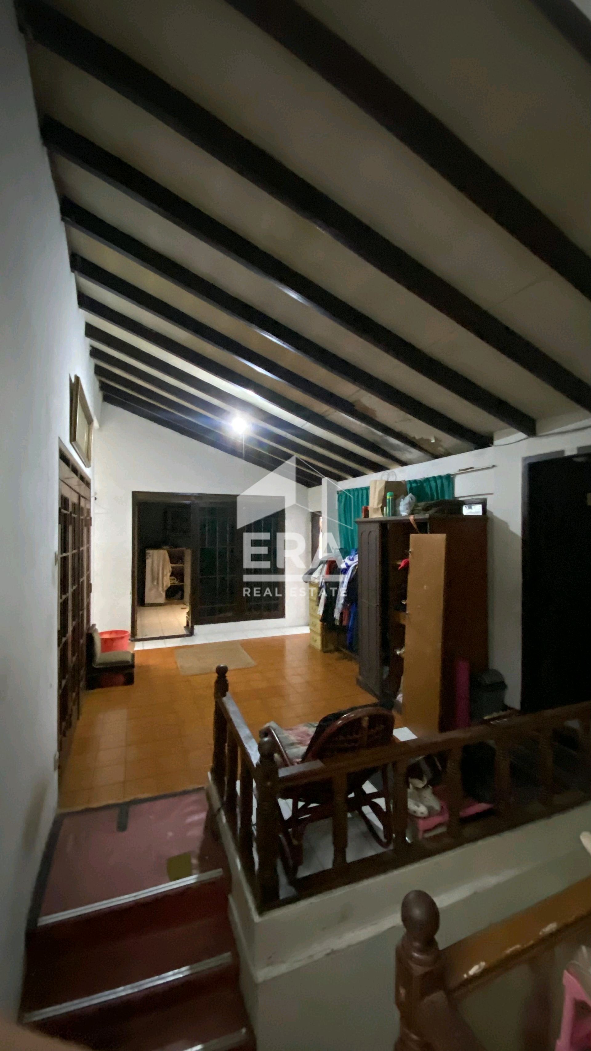 interior 8