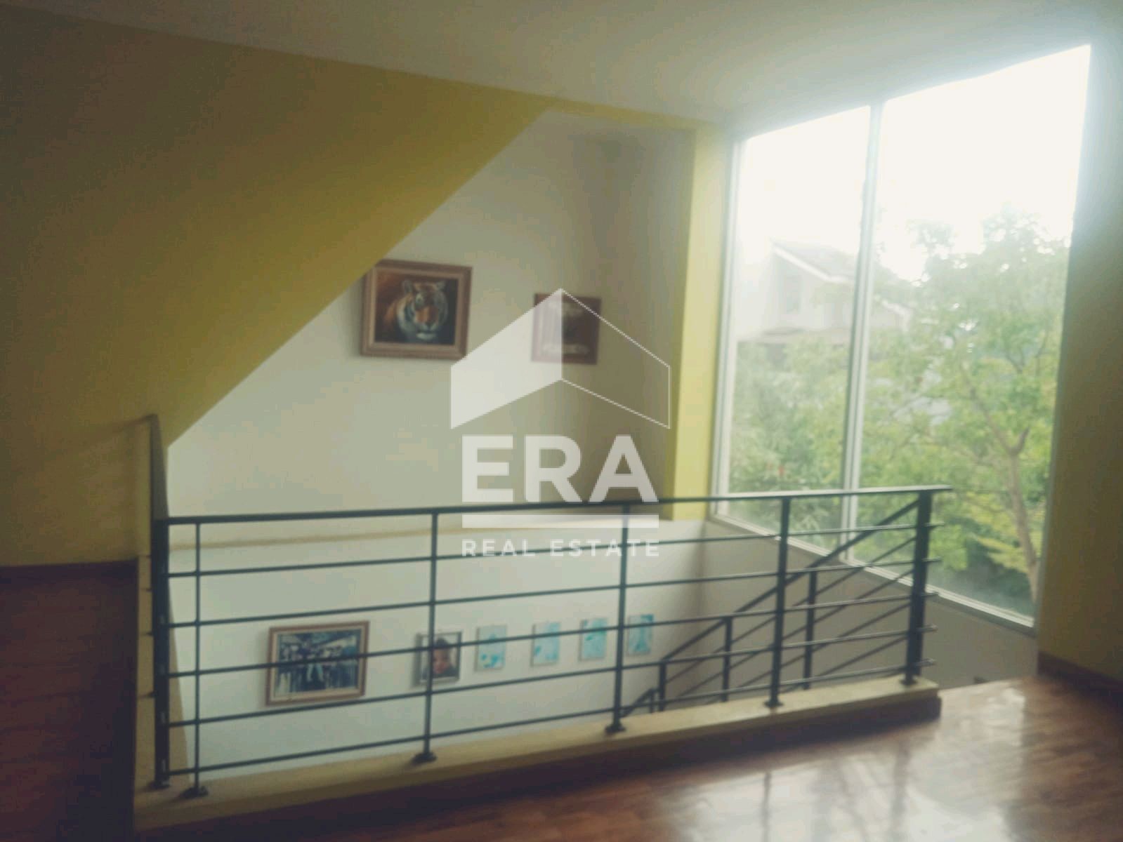 interior 8