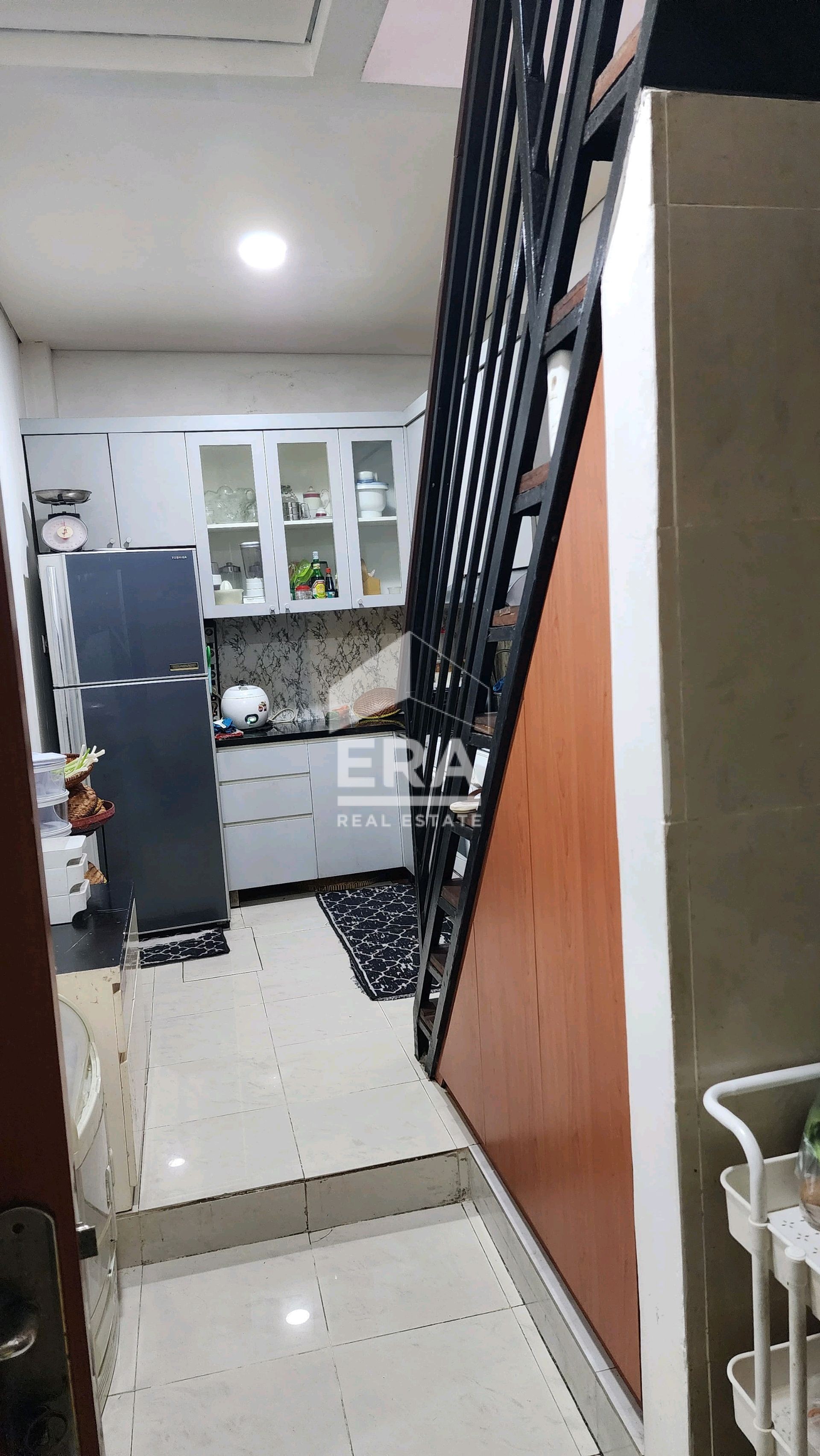 interior 8