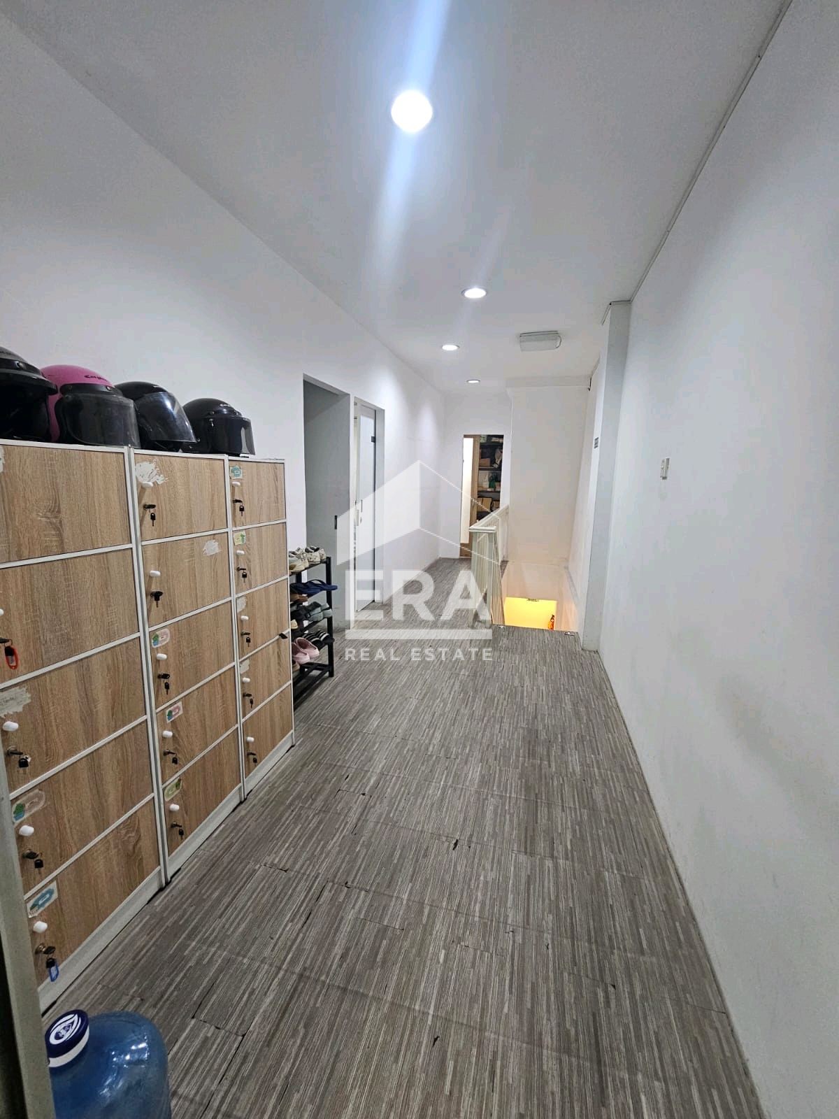 interior 6