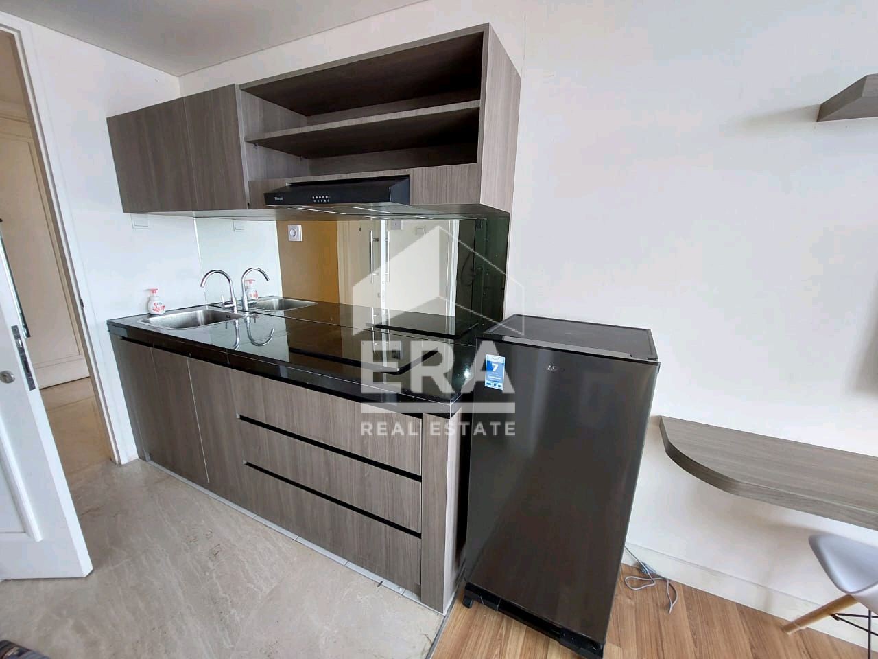 interior 8