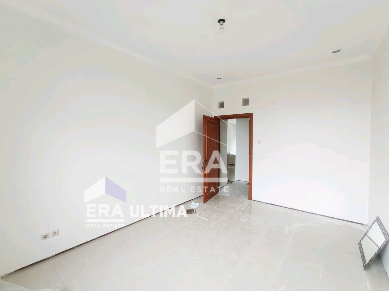 interior 8
