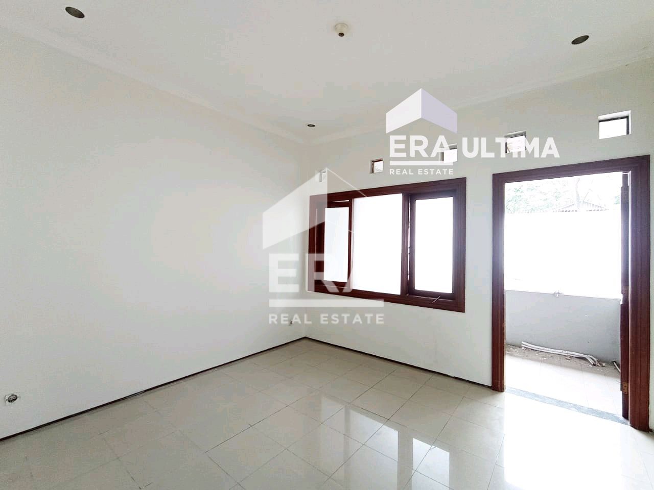 interior 10