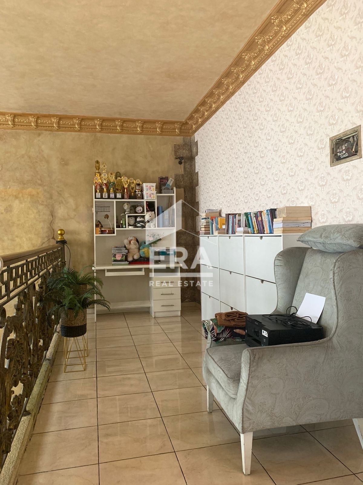 interior 6