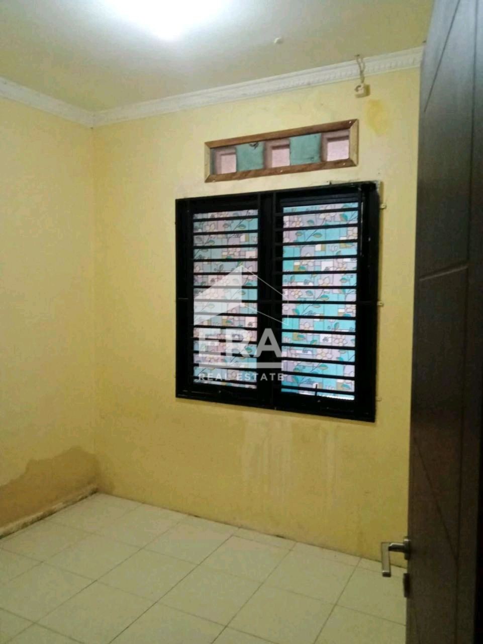interior 8