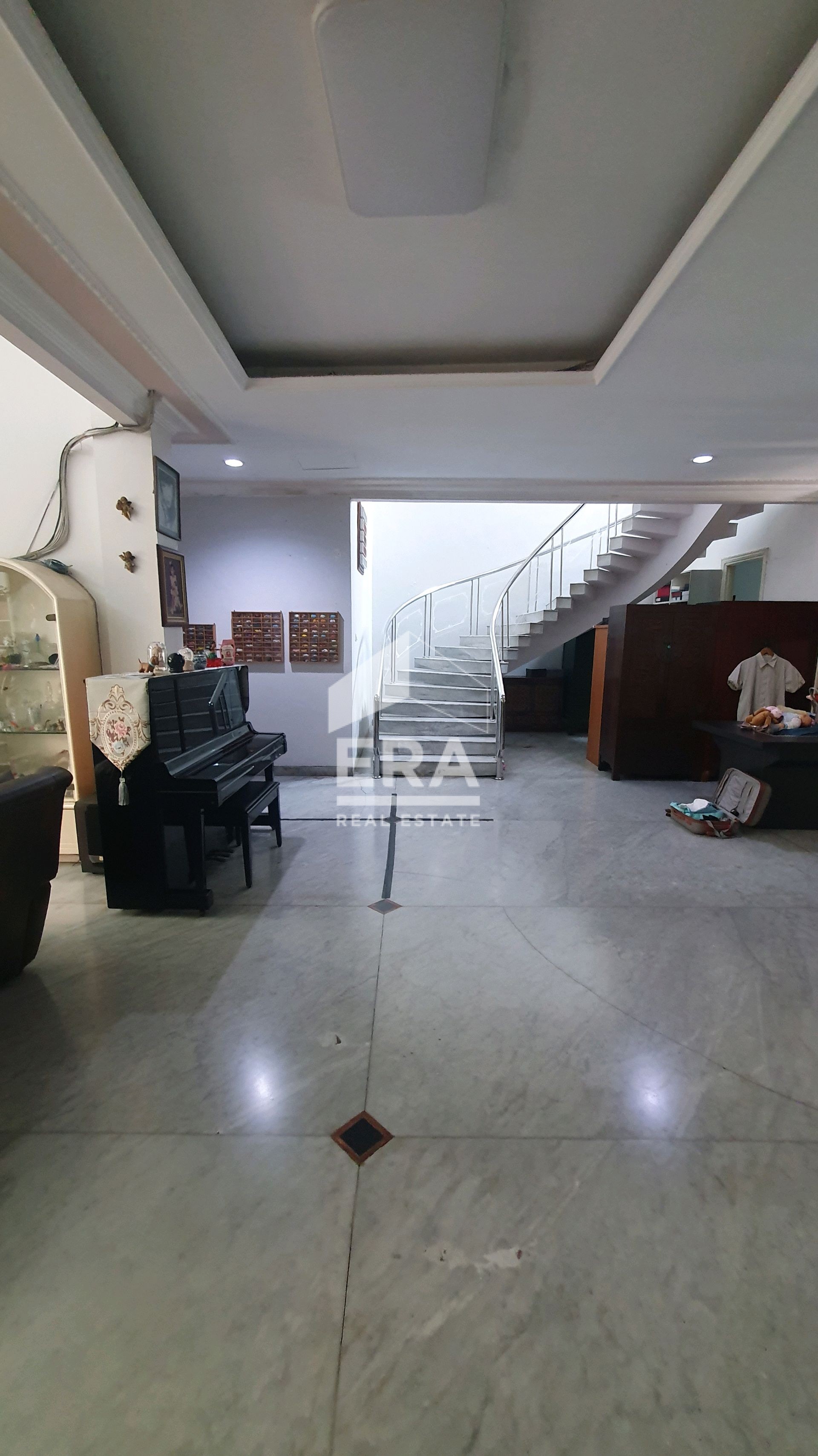 interior 2