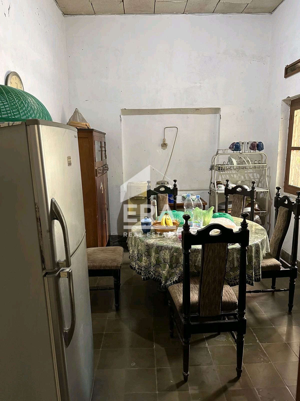 interior 8