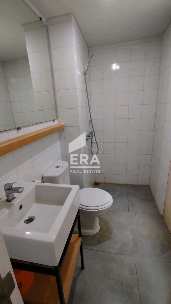 interior 8