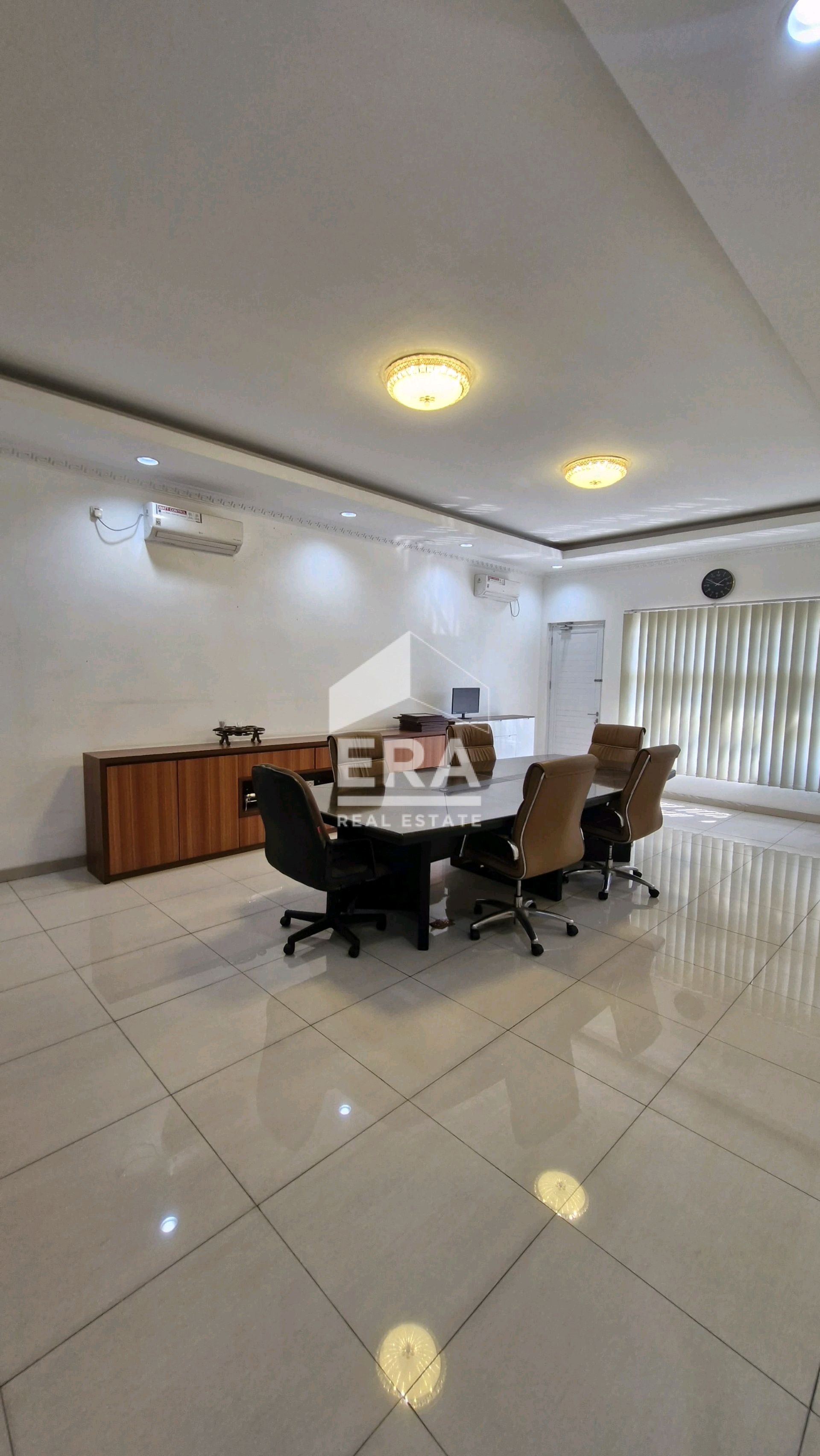 interior 8