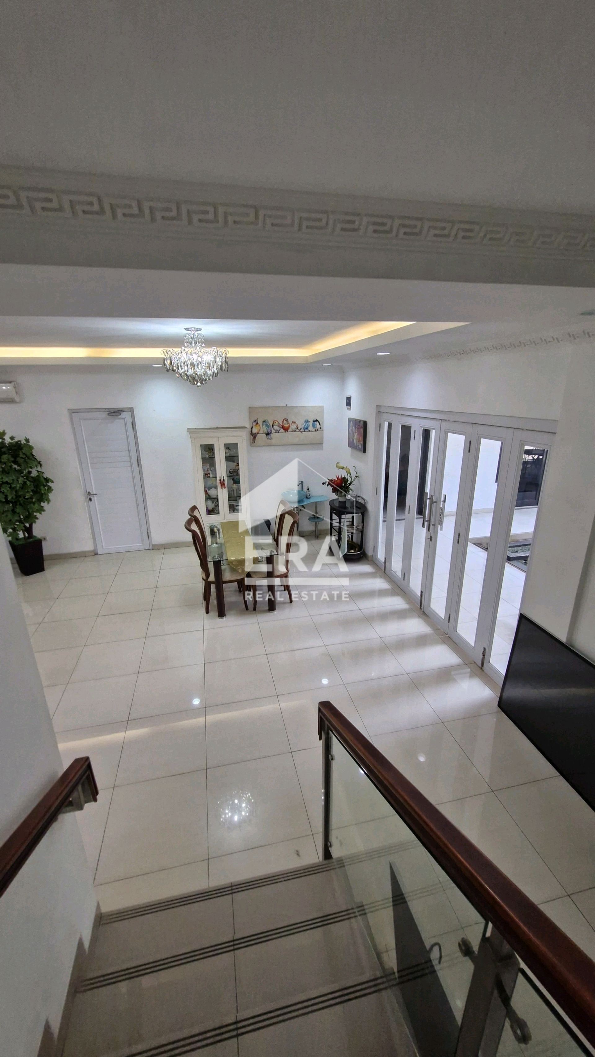 interior 9