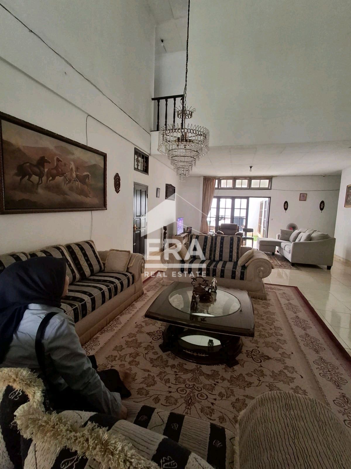 interior 8