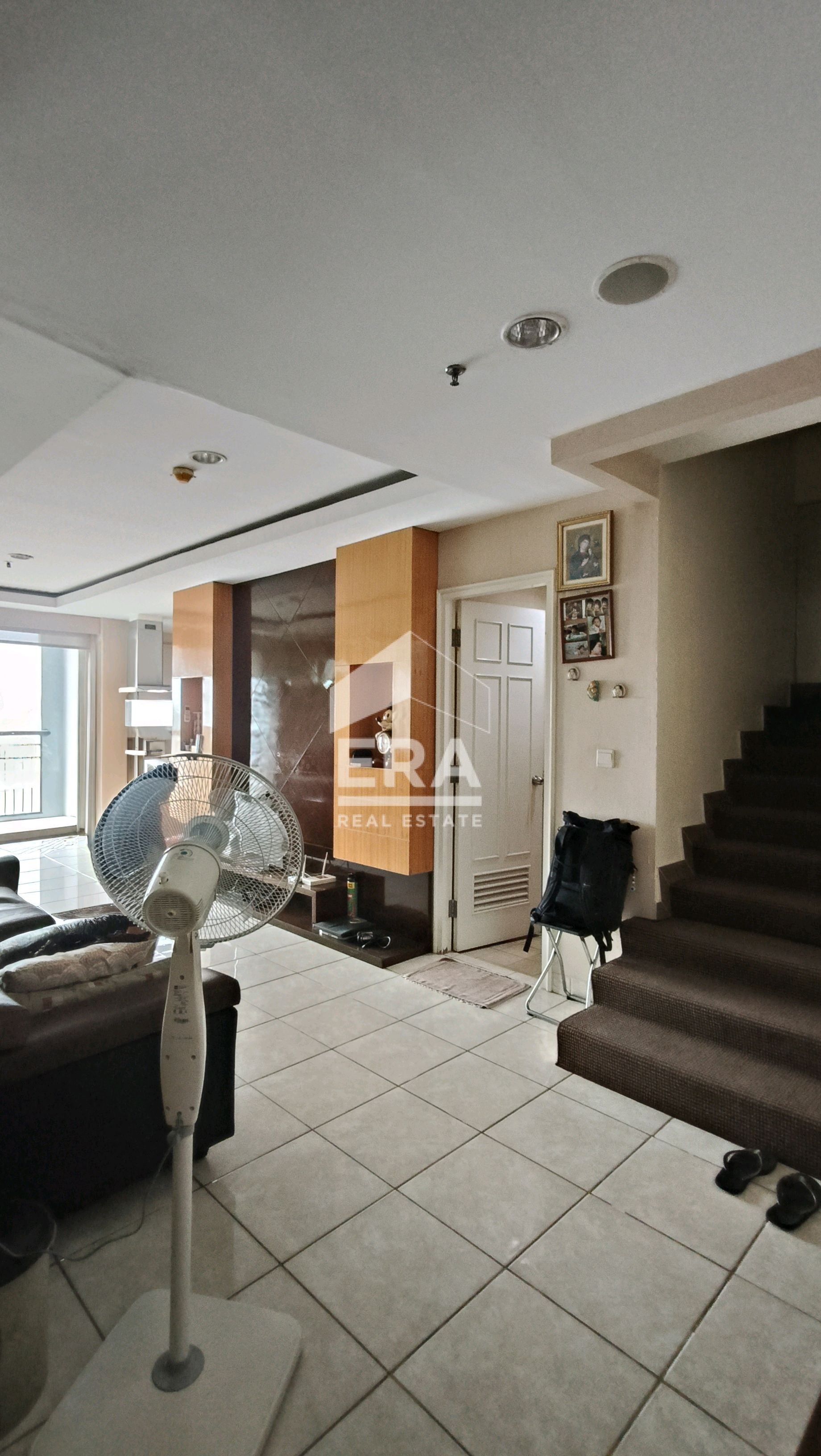 interior 8