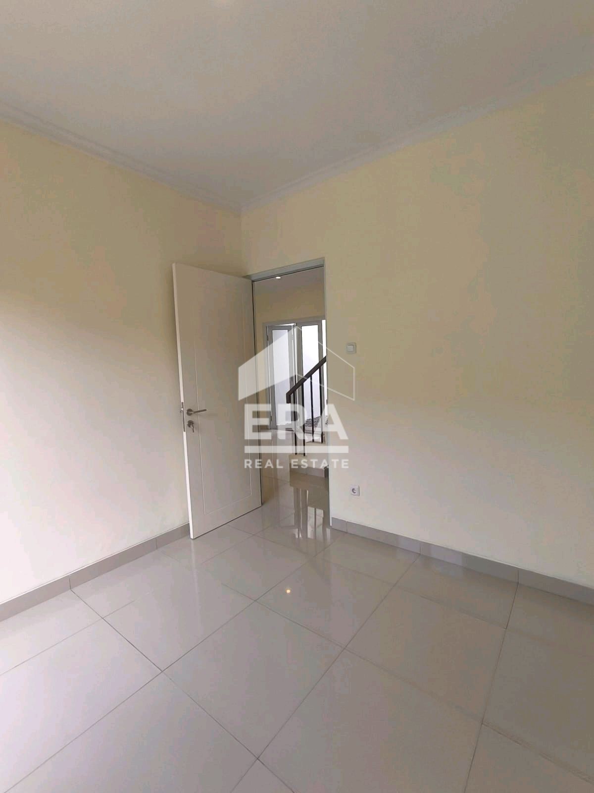 interior 8