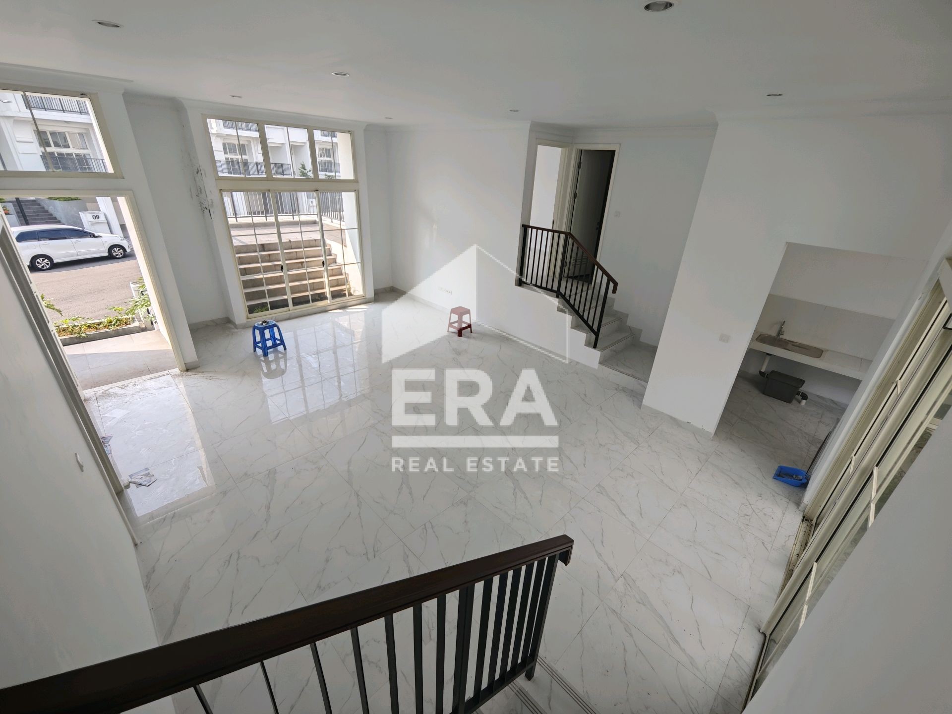 interior 8