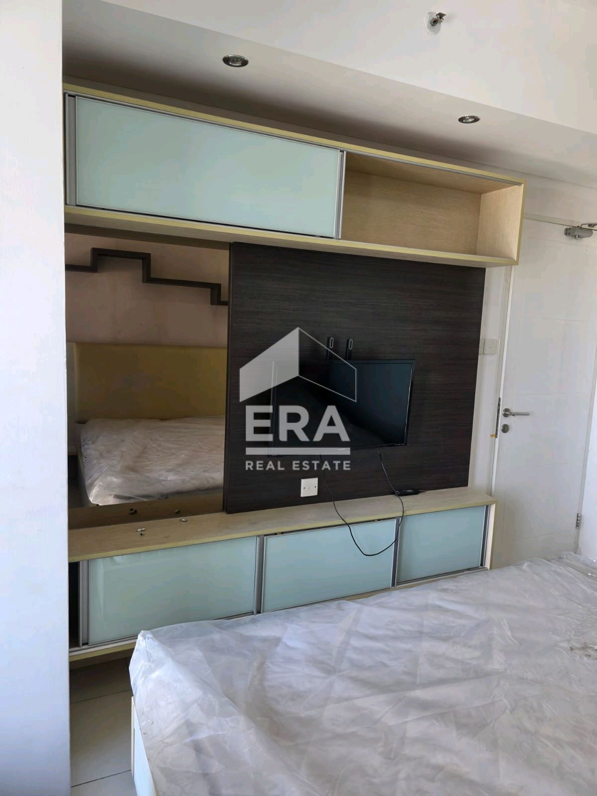 interior 10
