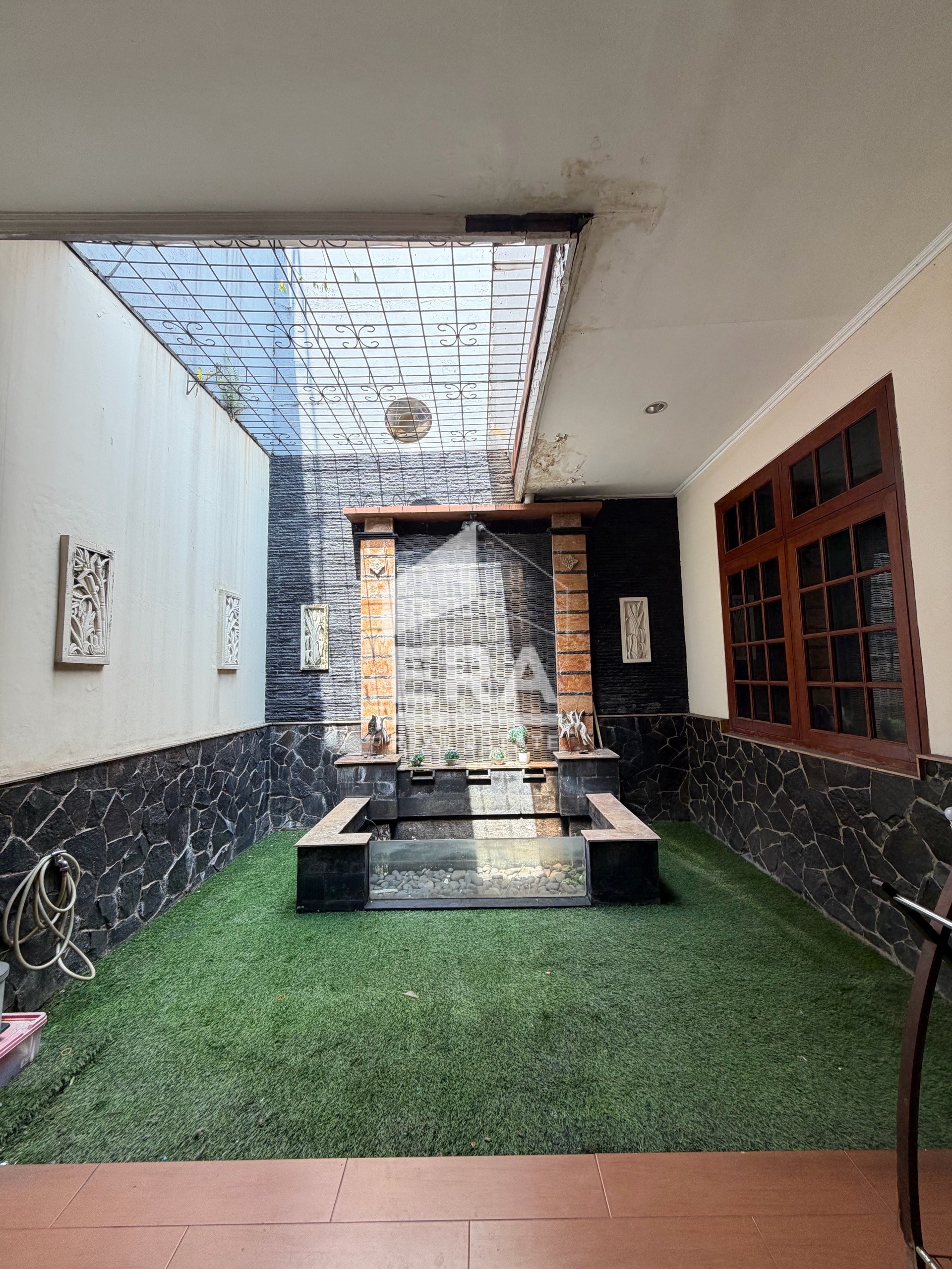 interior 6
