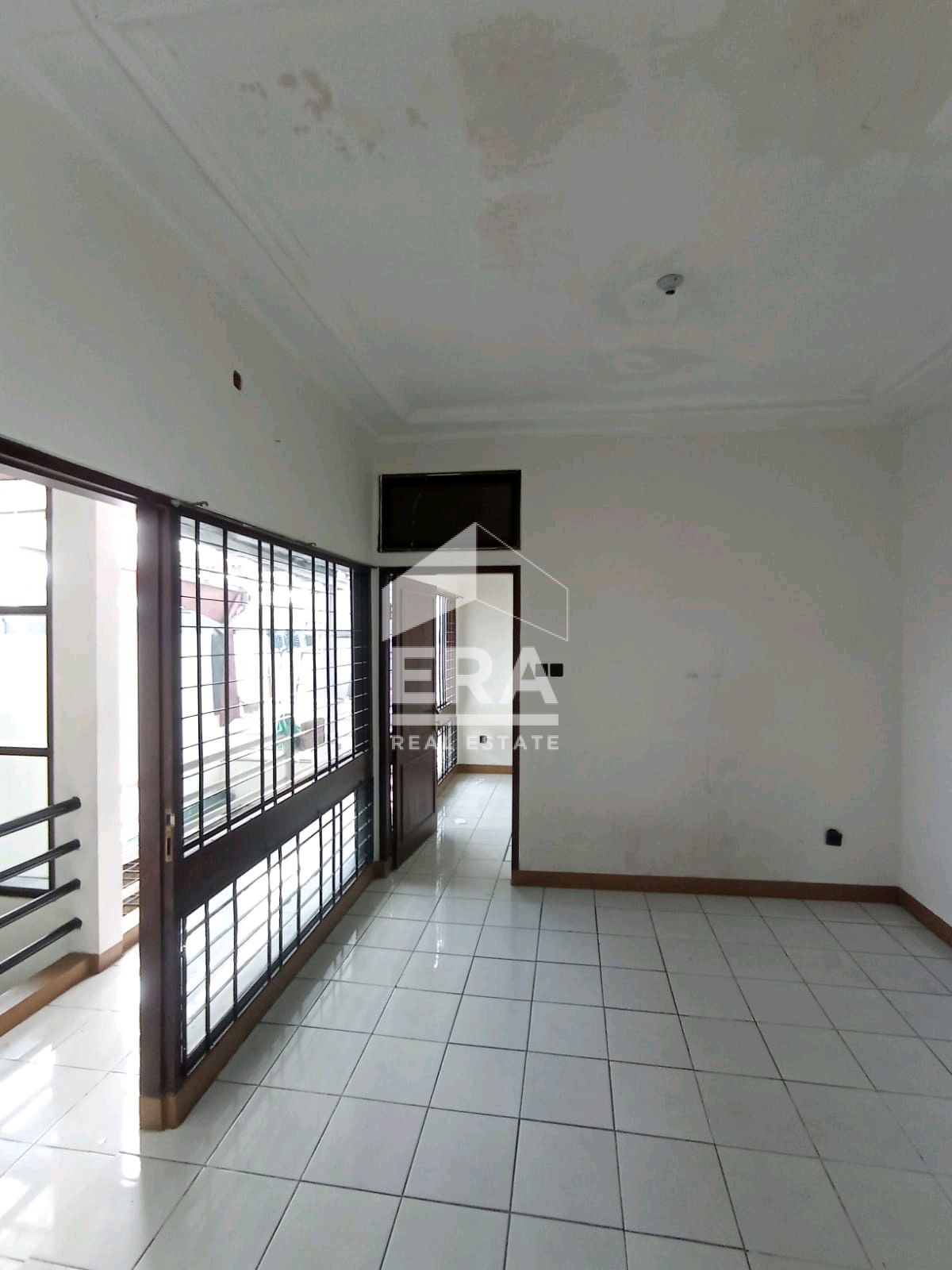 interior 10