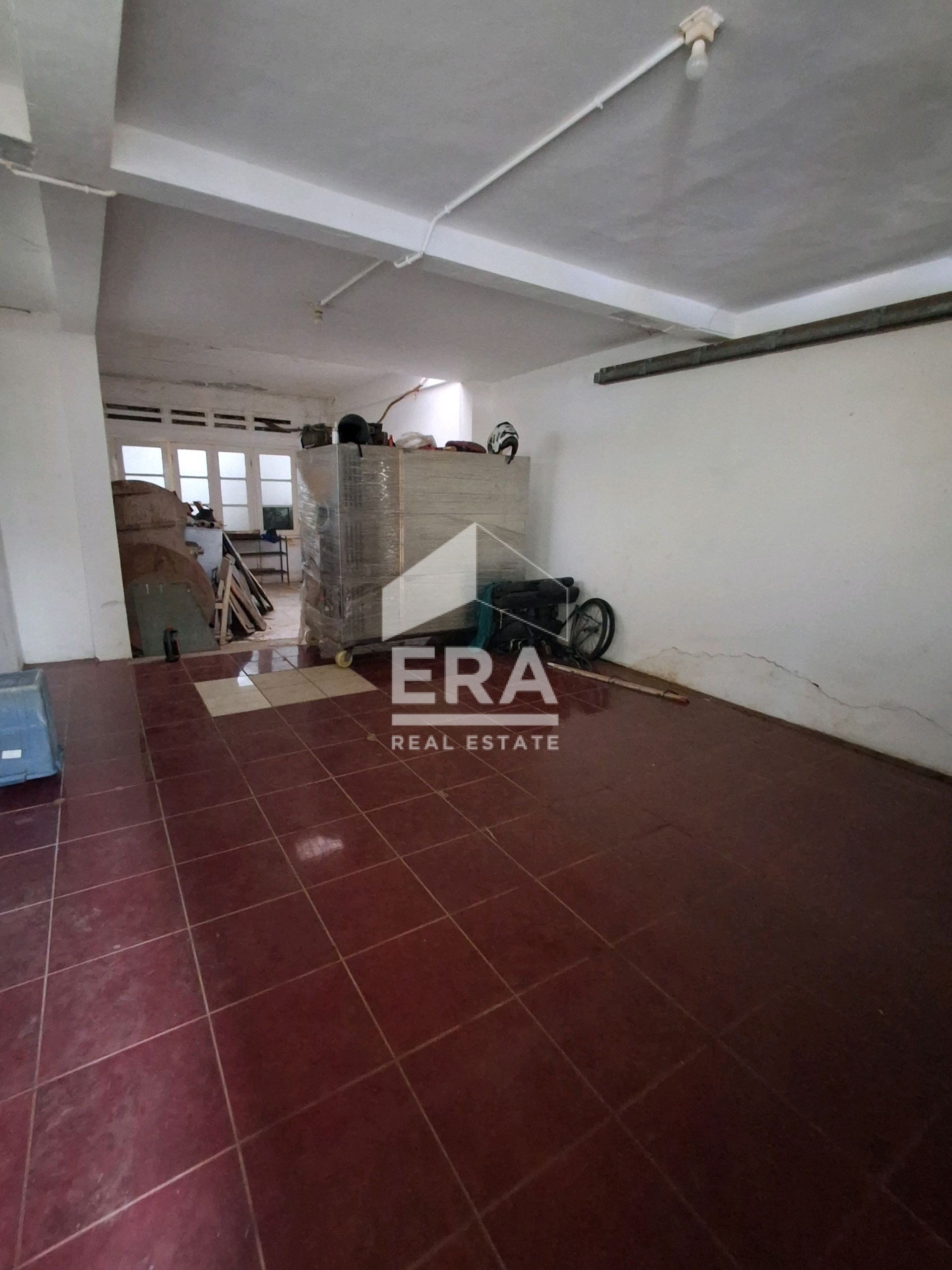 interior 8