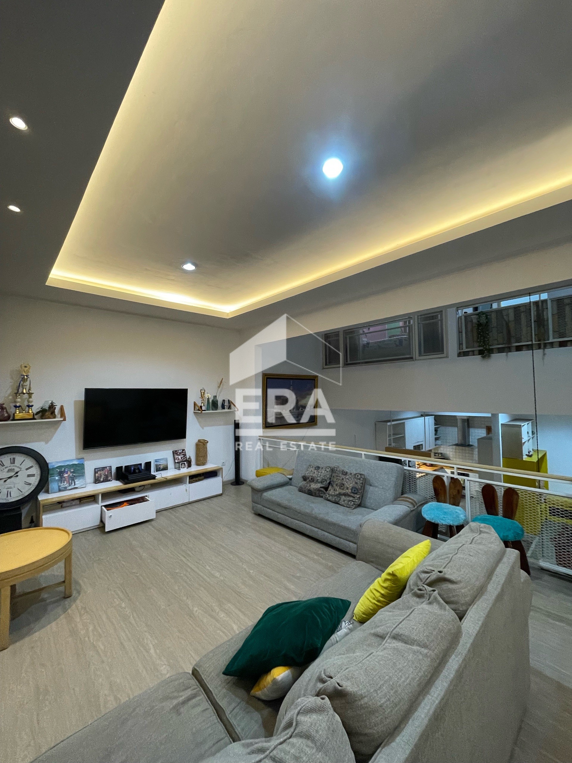 interior 10