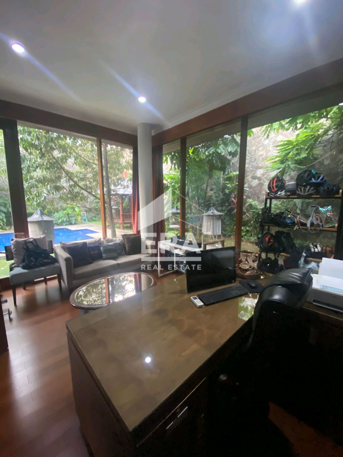 interior 6