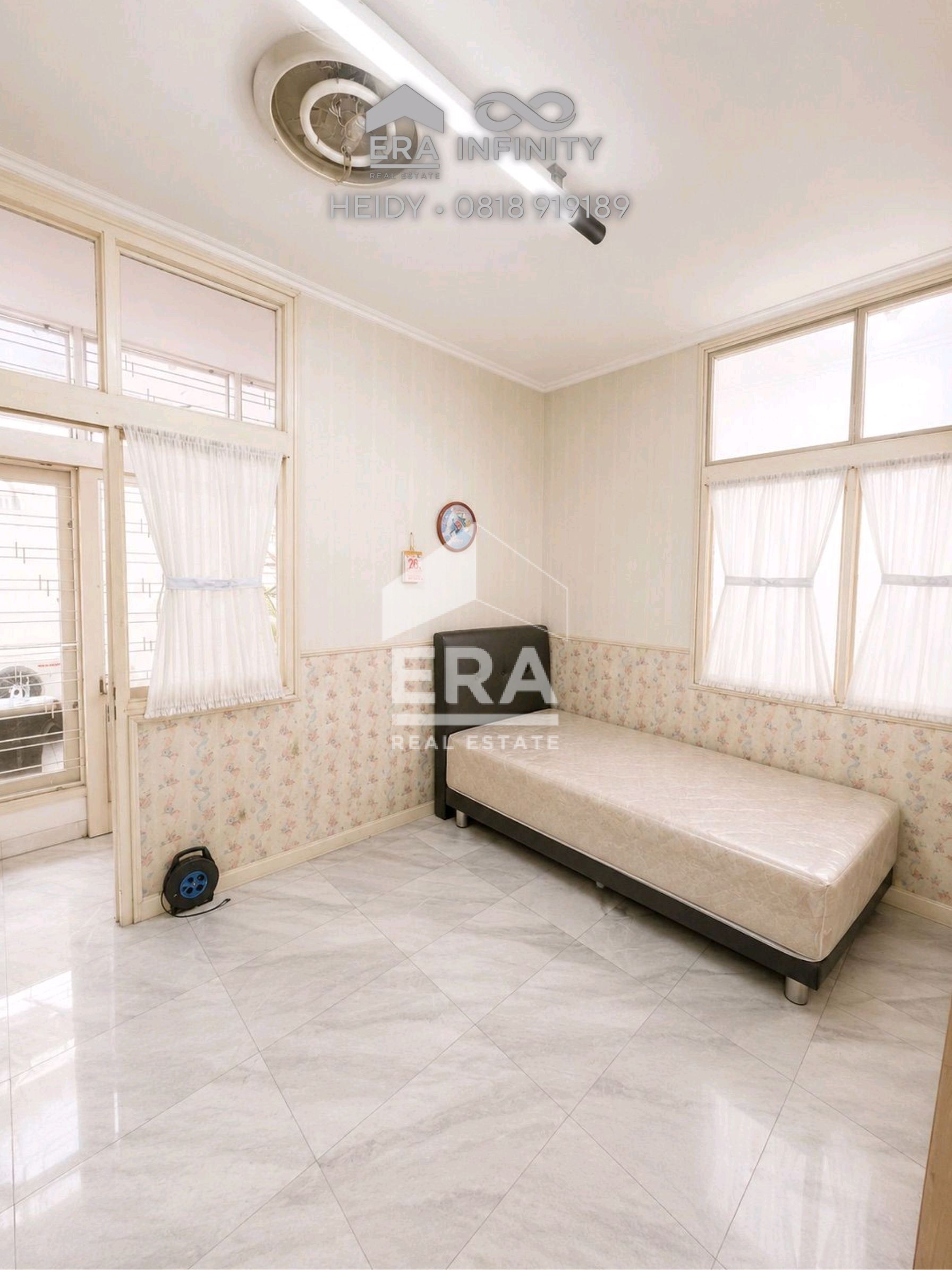 interior 6