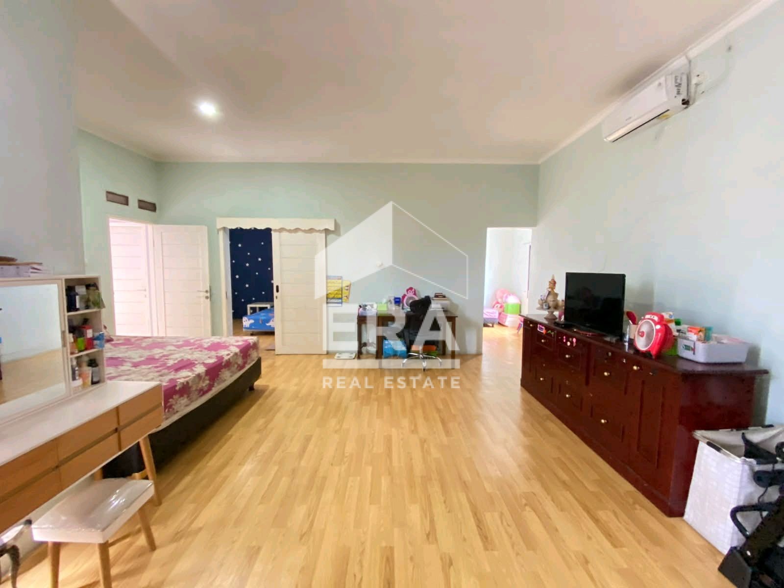 interior 2