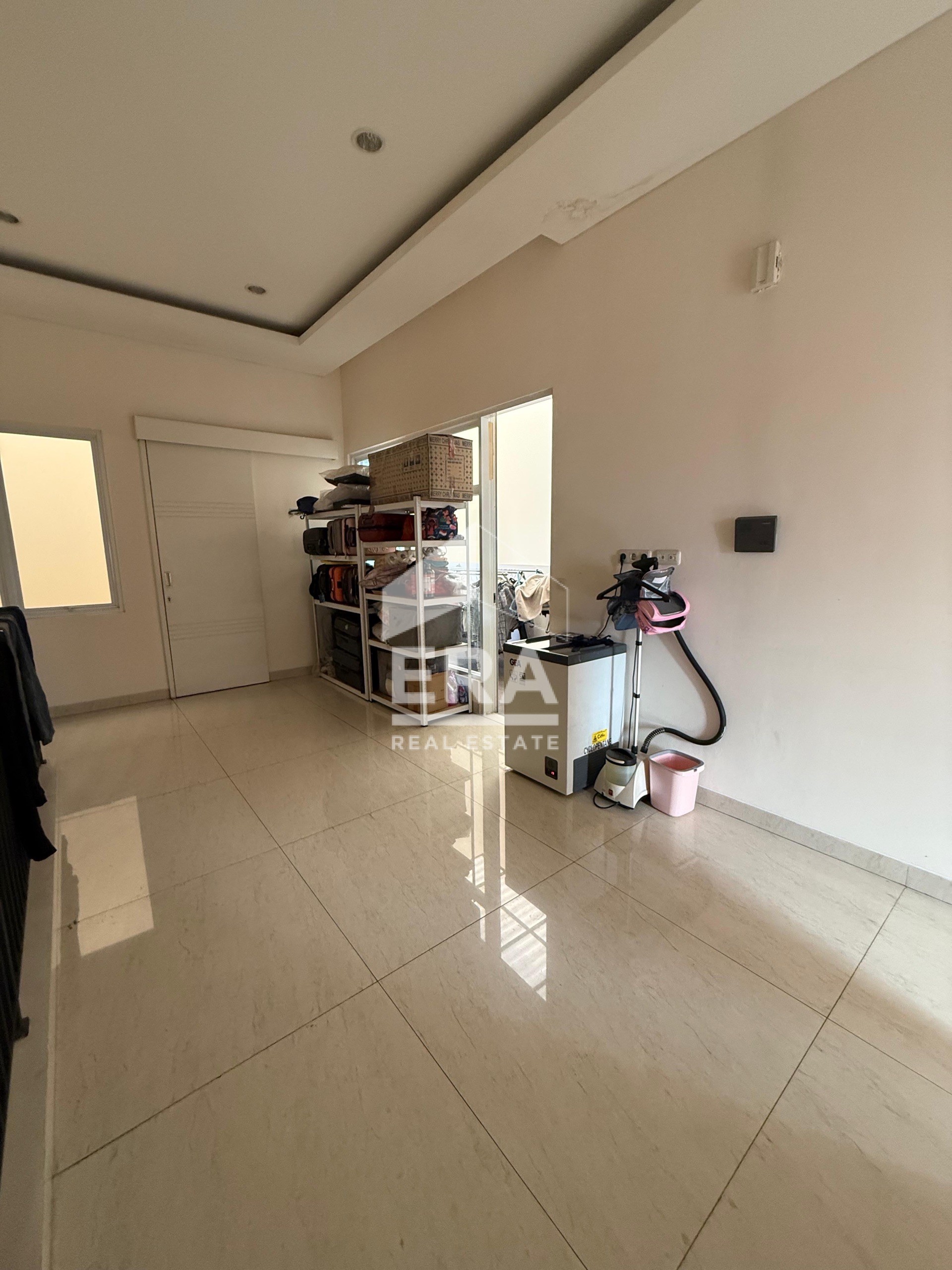 interior 10