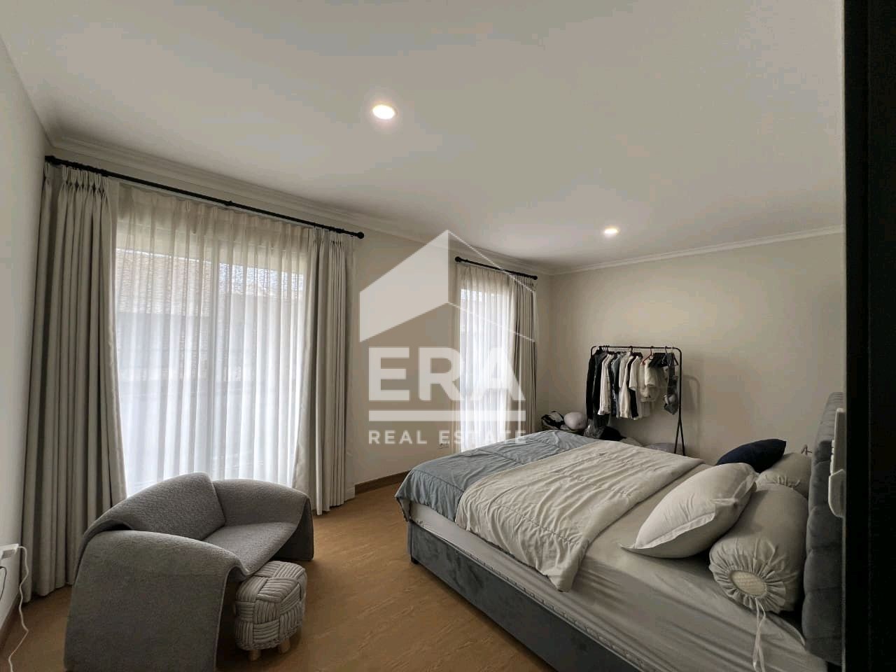 interior 6