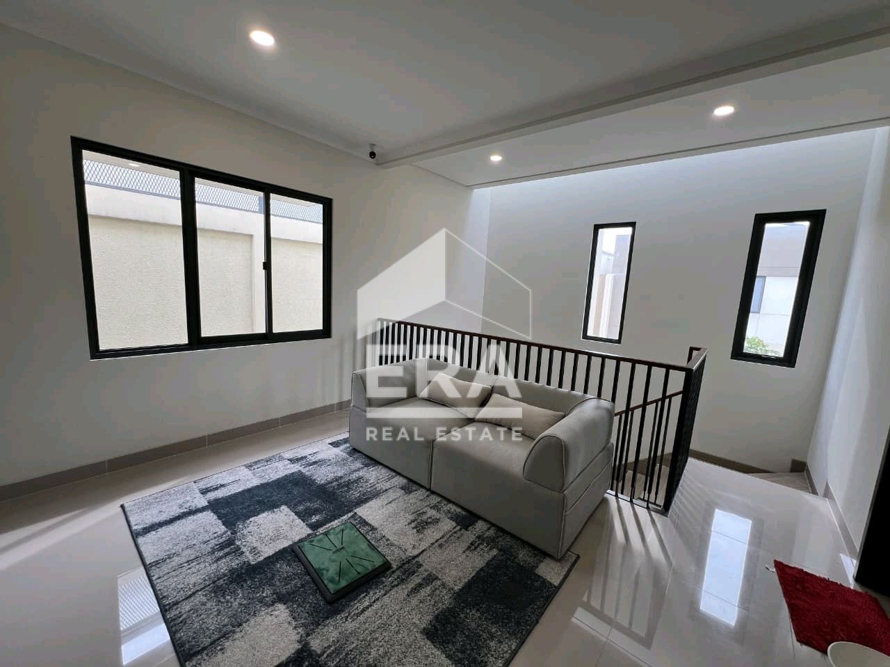 interior 8