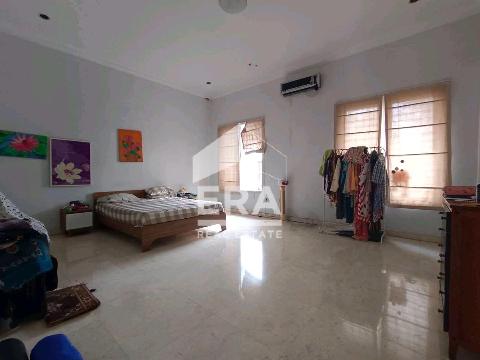 interior 10