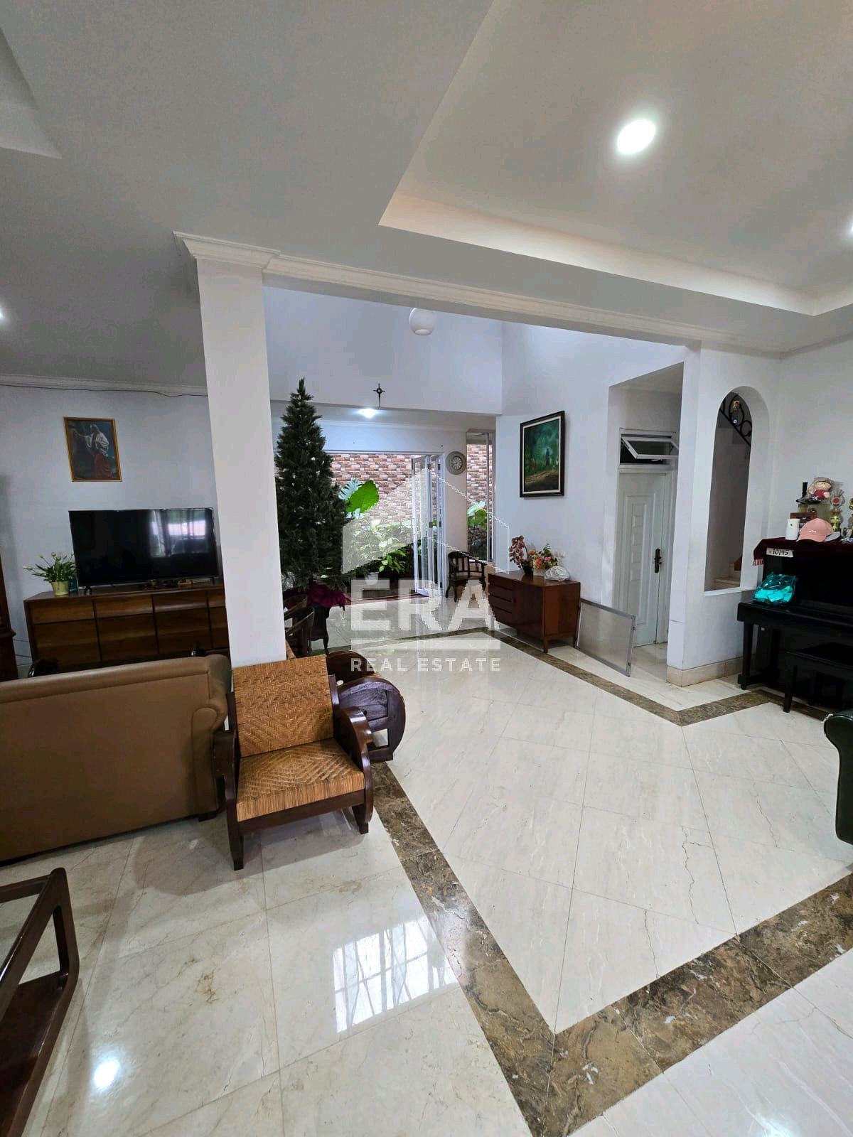 interior 3