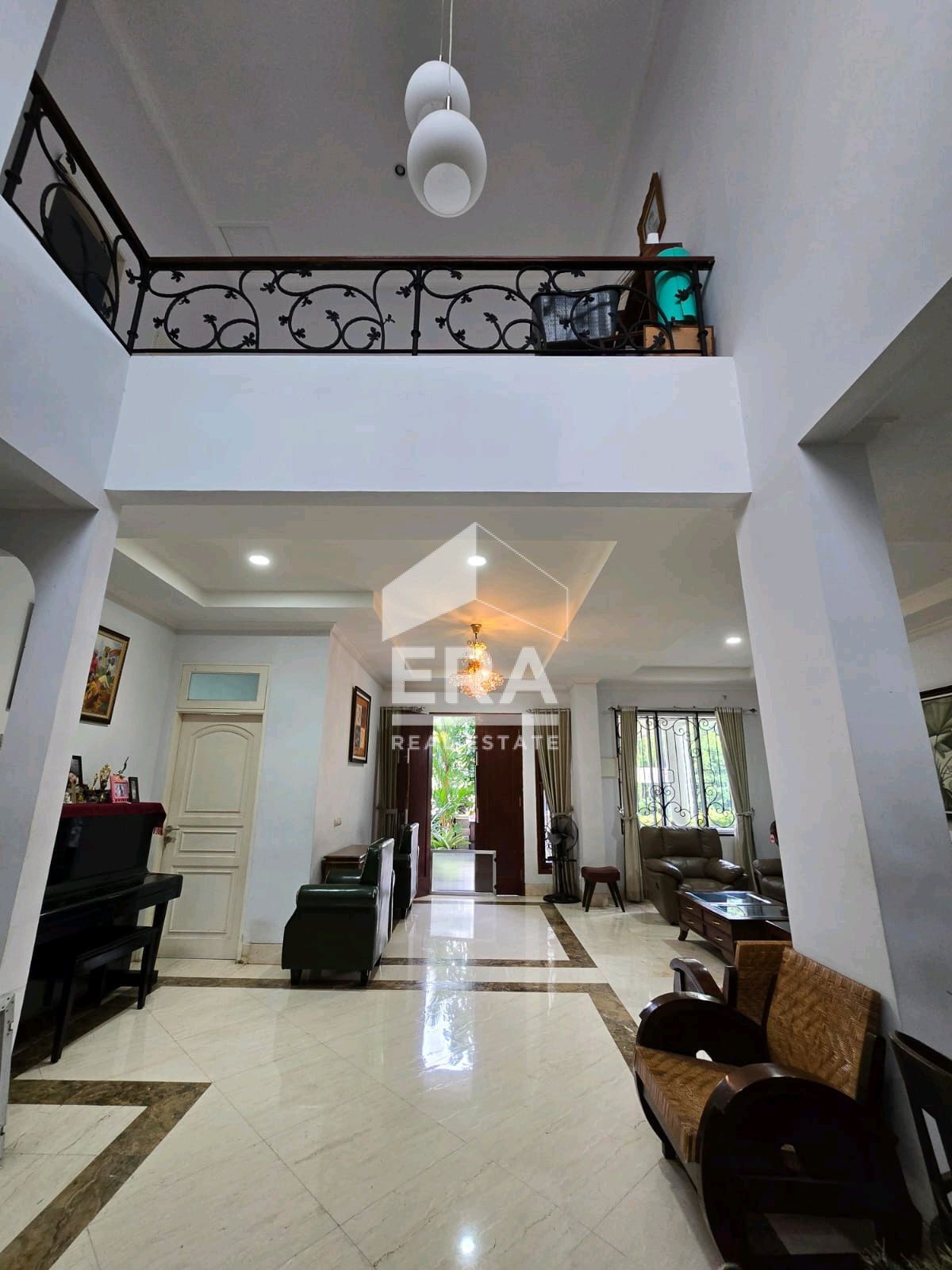 interior 2