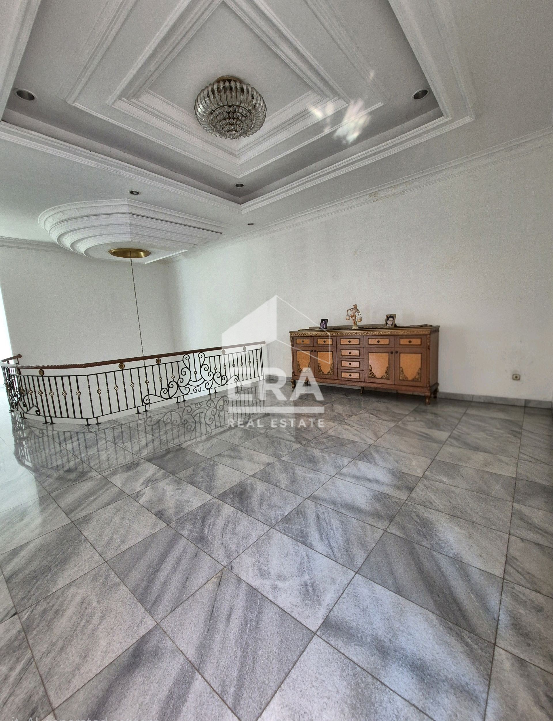 interior 6