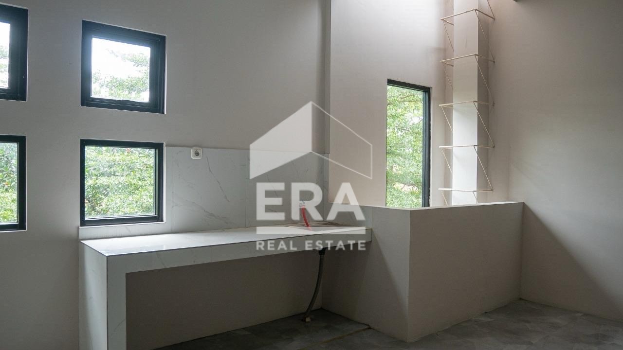 interior 8