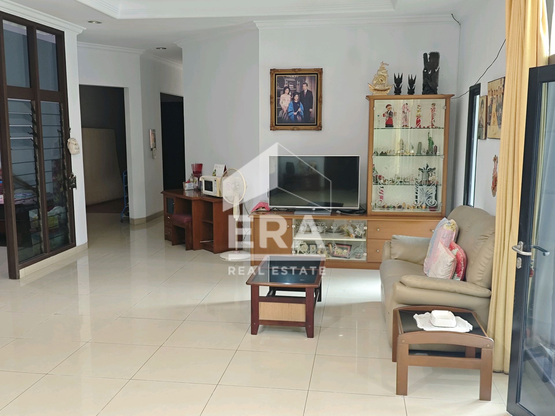 interior 6