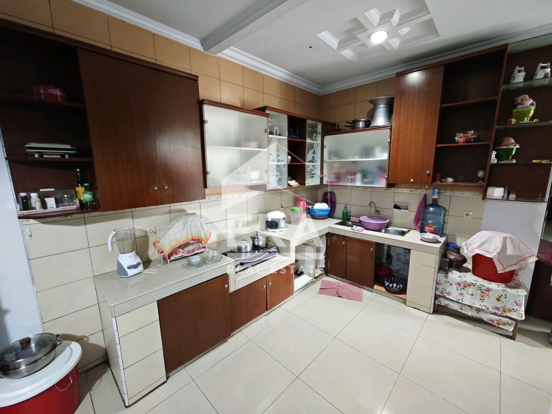 interior 10