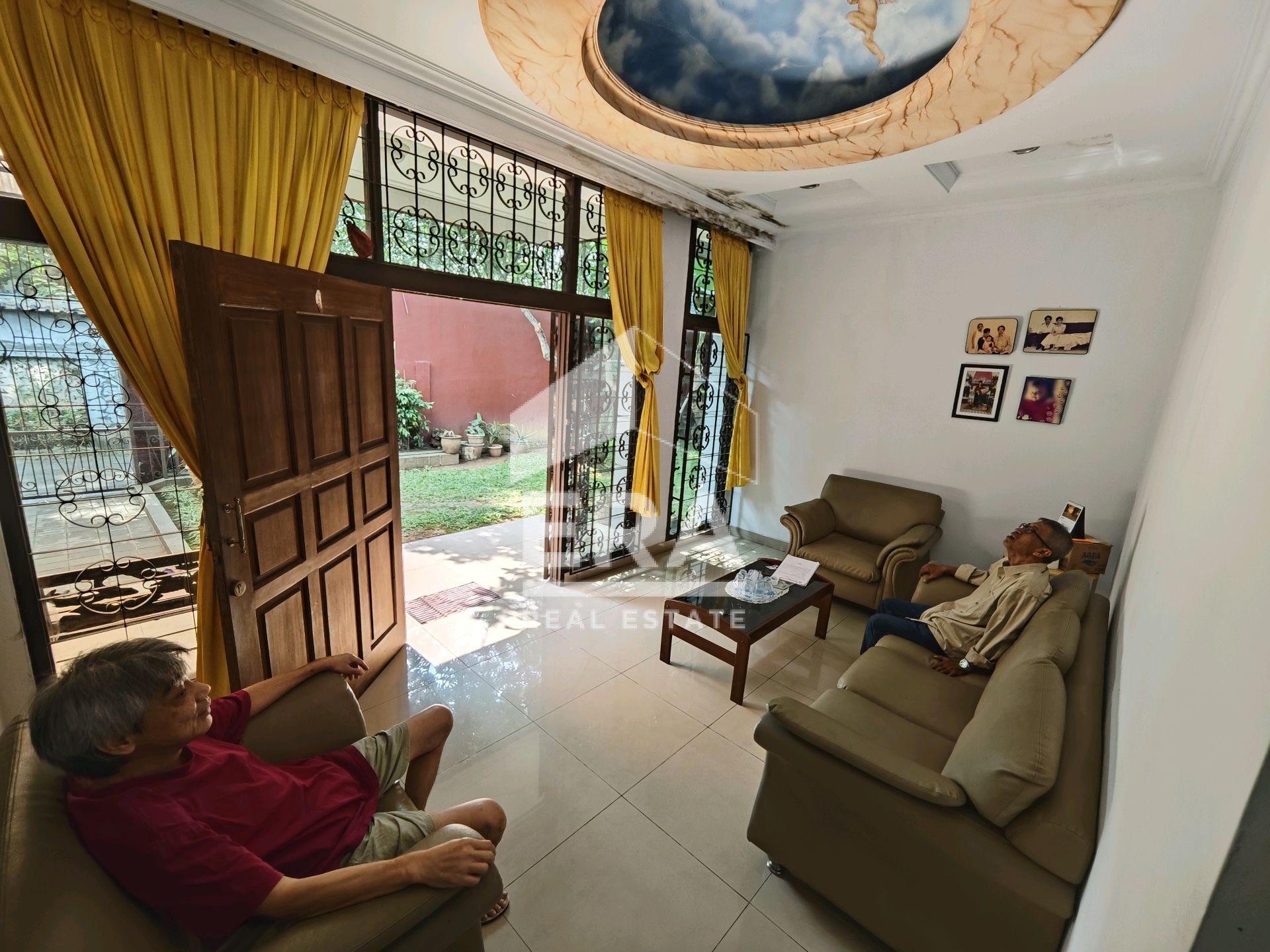interior 2